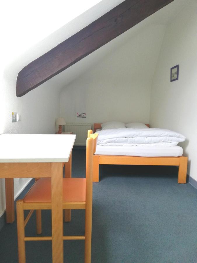 Auberge De Jeunesse Hi Pontivy Esterno foto